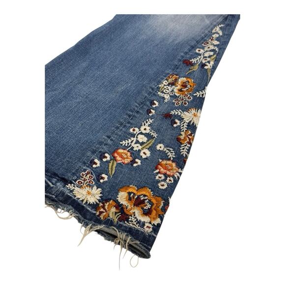Driftwood Farrah Embroidered Flare Jeans Women's Size 27 Blue Denim Frayed Hem - Picture 10 of 15